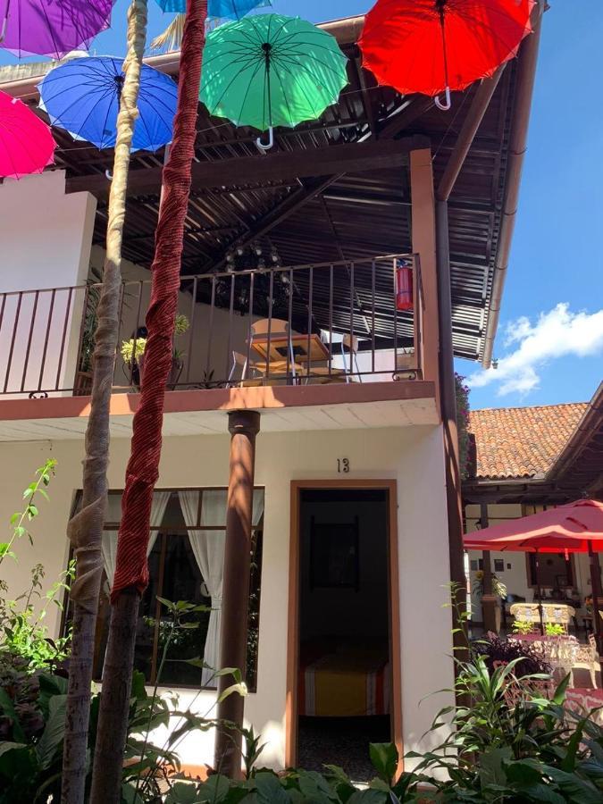 Hotel Villa De Flores Uruapan  Eksteriør billede
